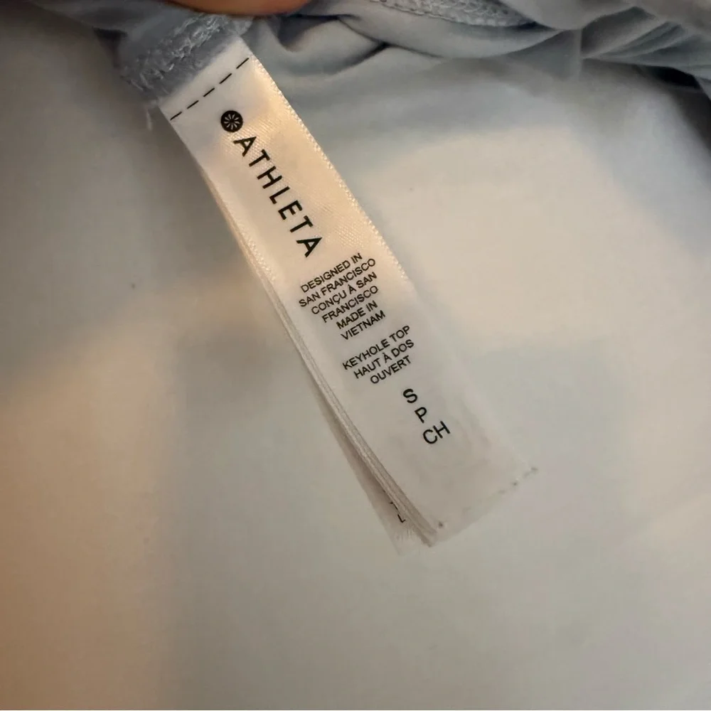 Athleta Blue Long Sleeve Keyhole Back Top Women’s Small Workout Casual - Picture 5 of 5